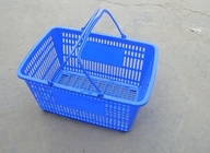 ハンドル 2 のハンドルのロゴの印刷物が付いている青いスーパーマーケットのプラスチック バスケット